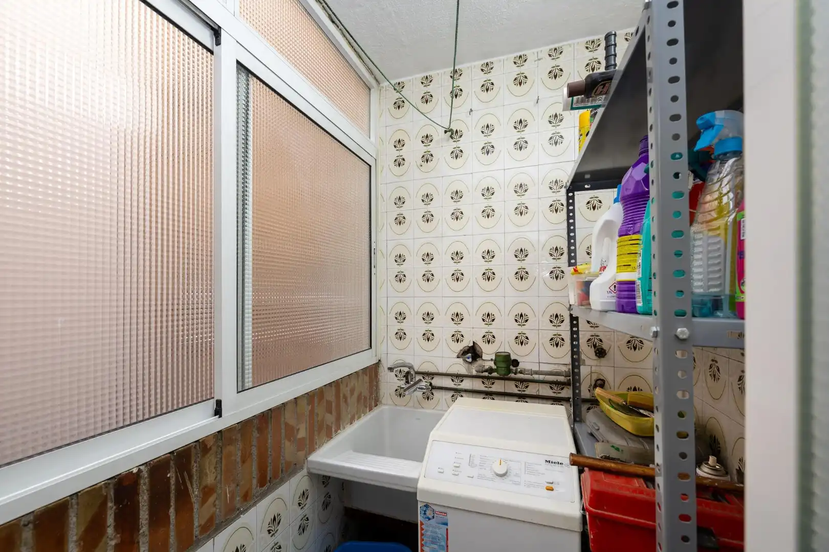 Bathroom of Flat for sale in Granada  with Air Conditioner, Heating and Terrace