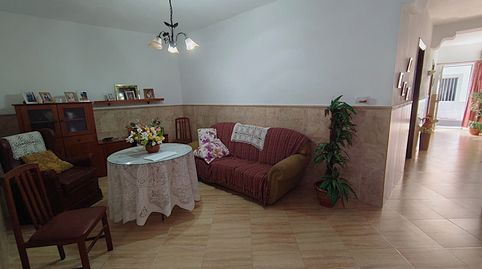 Casa de Pueblo de 293m Construidos Amplio Patio Trasero con Potencial y Vivienda con Grandes Dimensiones