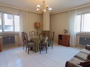 Piso con balcón en venta en Calle María Auxiliadora