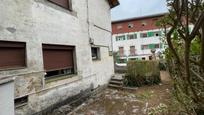 Vista exterior de Casa adosada en venda en Laudio / Llodio amb Calefacció, Terrassa i Traster