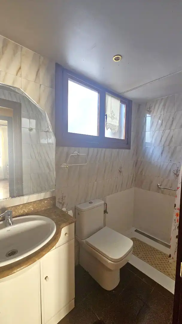 Bathroom of Flat for sale in Tolosa  with Heating, Furnished and Balcony