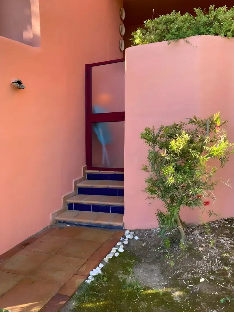 Erdgeschoss zum Verkauf in Marbella mit Klimaanlage, Heizung und Terrasse