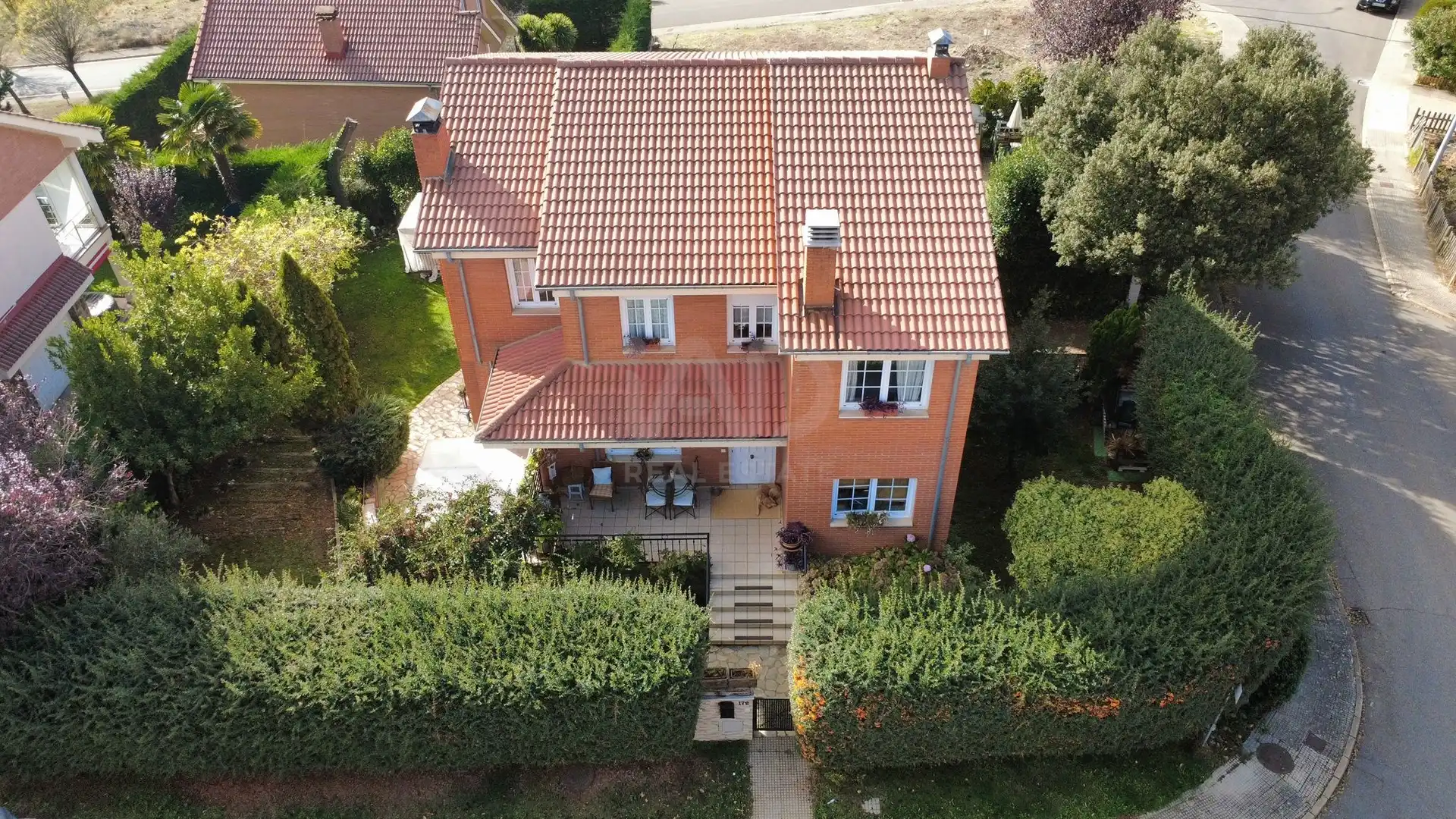 Jardín de Casa o chalet en venta en Sariegos con Calefacción, Terraza y Piscina