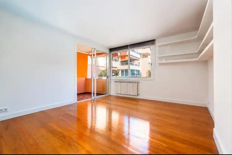 Piso con piscina en venta en Ponent