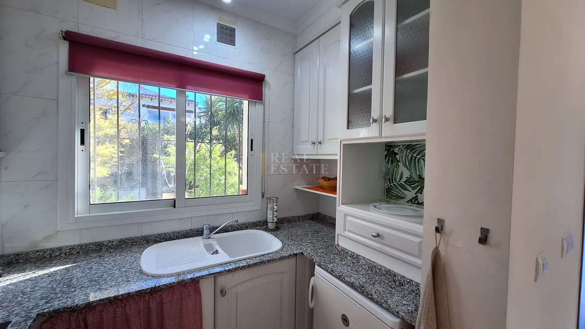 Casa con piscina in vendita a Urbinisation Puerta Del Valle, imagen 11