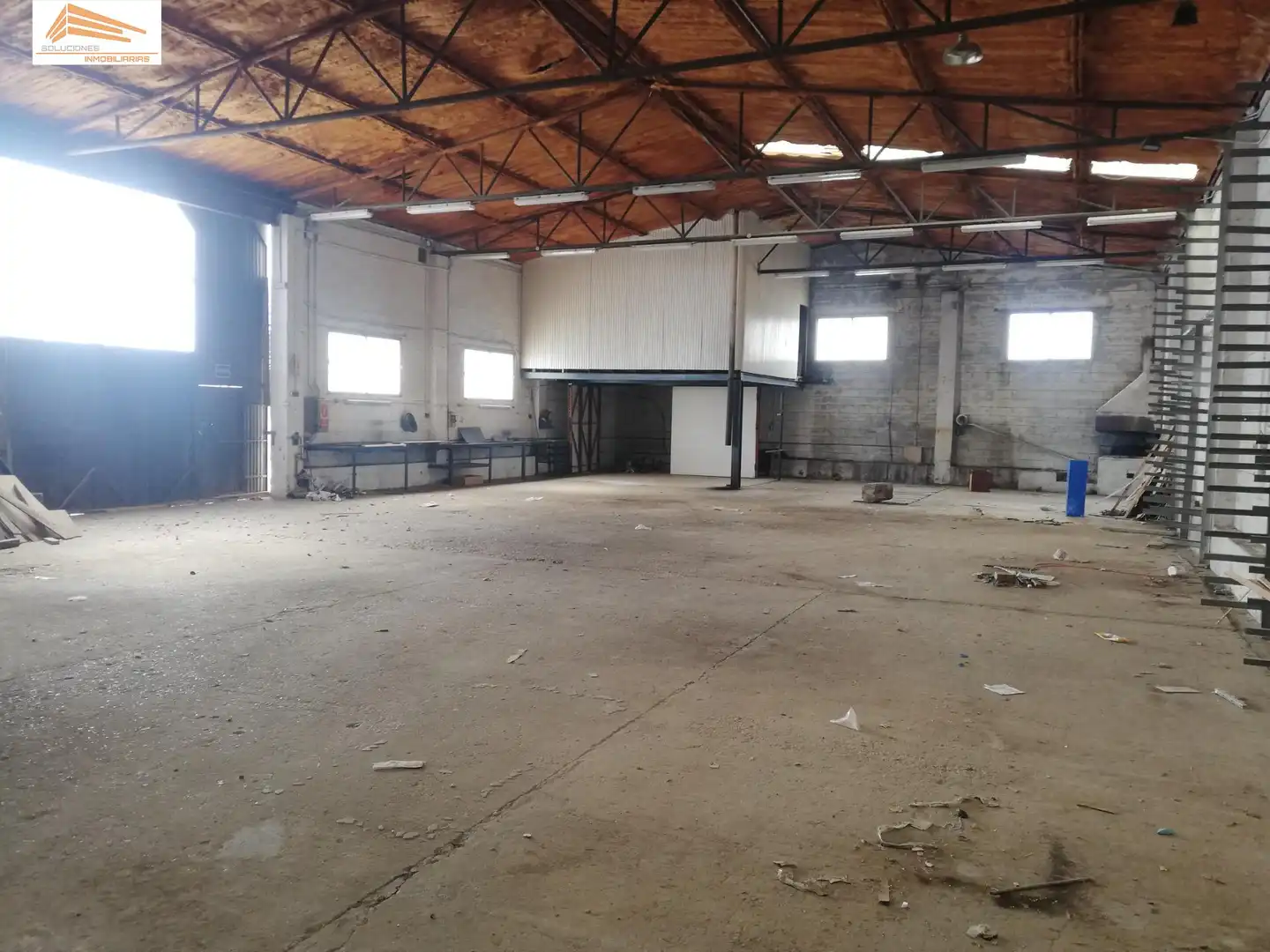 Nave industrial en venta en Pesquera de Duero