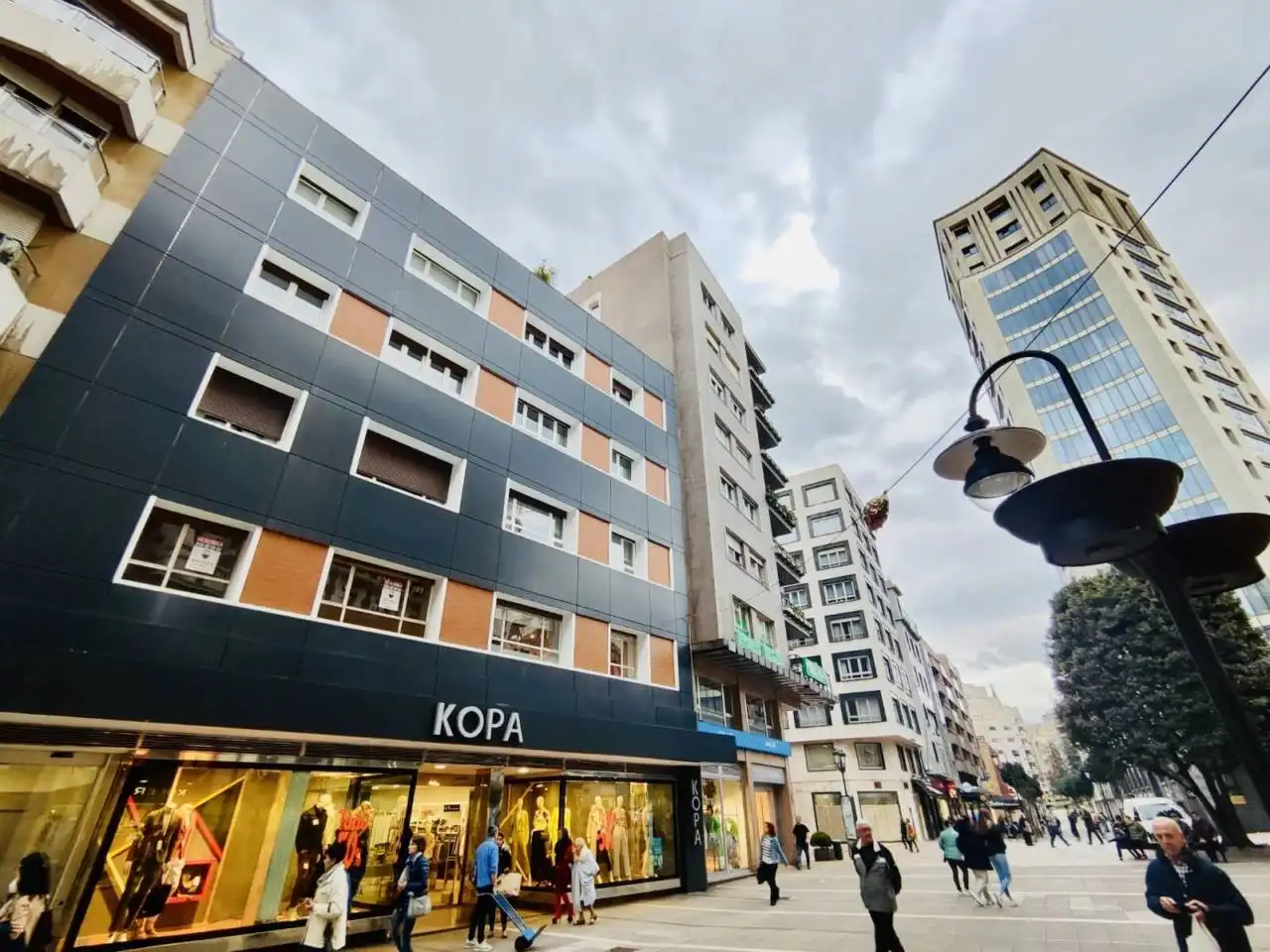 Piso con ascensor en venta en Calle Palacio Valdés 4