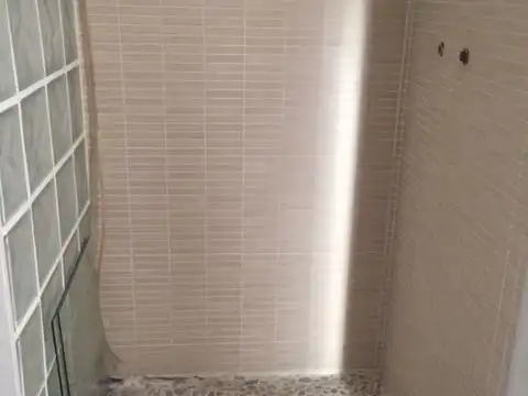 Badezimmer von Geschaftsraum zur Miete in Écija mit Klimaanlage