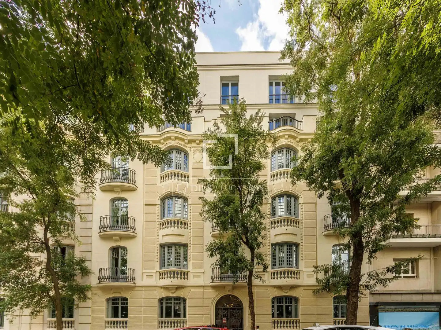 Vista exterior de Piso de alquiler en Madrid con Aire acondicionado, Terraza y Piscina