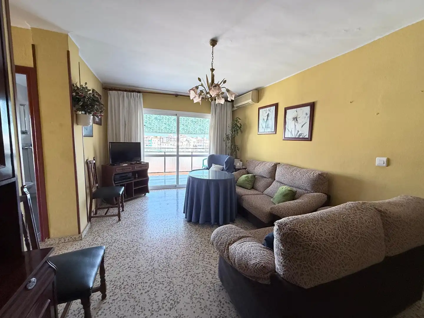 Sala d'estar de Pis en venda en Vélez-Málaga amb Aire condicionat i Terrassa