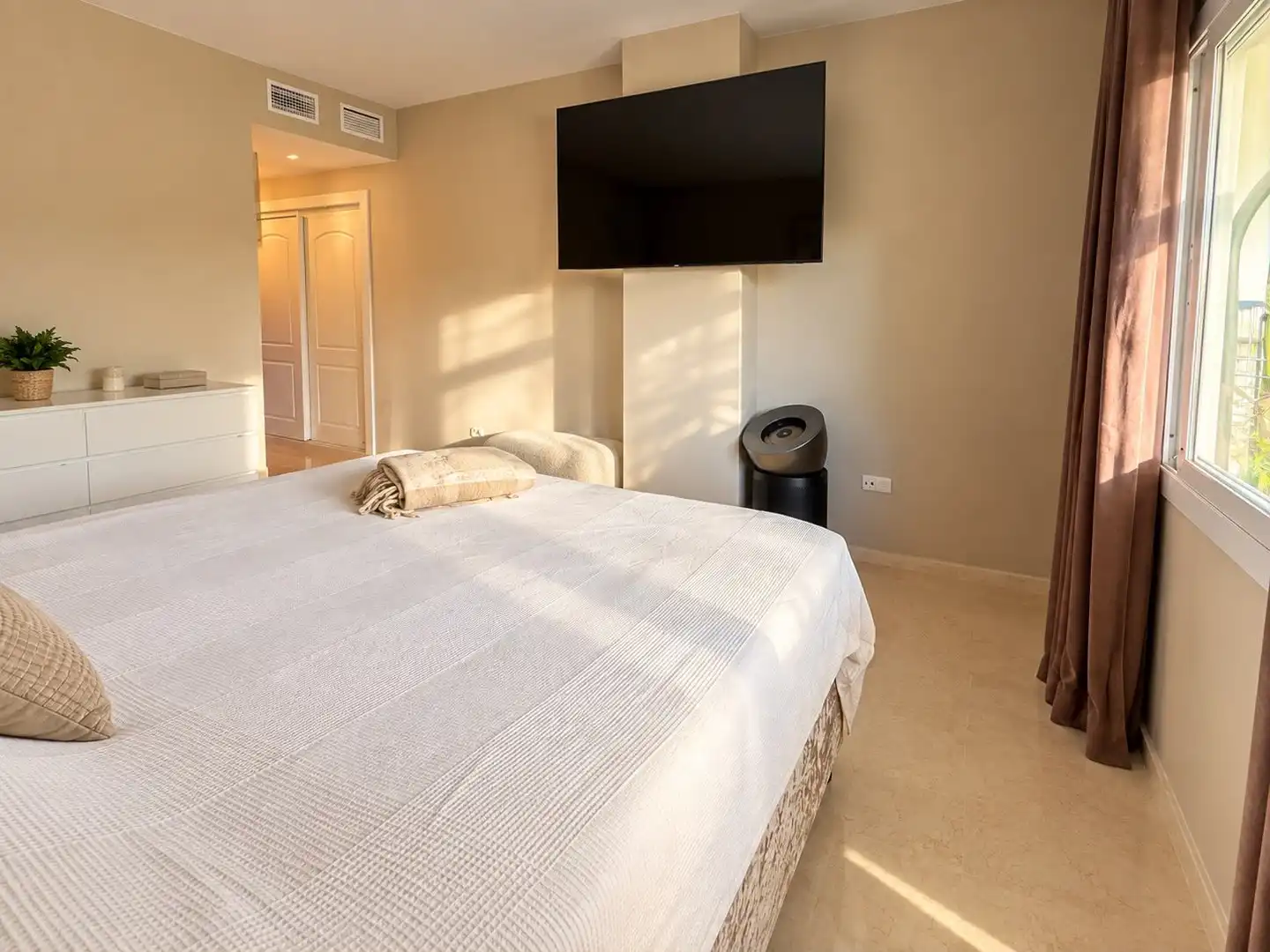 Bedroom of Flat for sale in Elviria - Cabopino