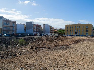 Terreny residencial en venda a C/ MIGUEL CALCERRADA CRUCE  CON  C/ TABURIENTE