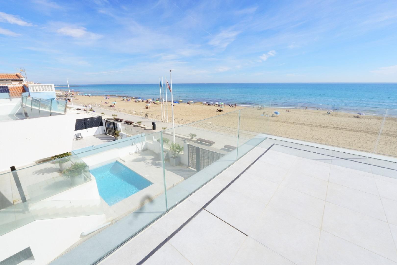 Piscina de Casa o xalet en venda en Torrevieja amb Aire condicionat, Calefacció i Jardí privat