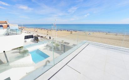 Piscina de Casa o xalet en venda en Torrevieja amb Aire condicionat i Terrassa