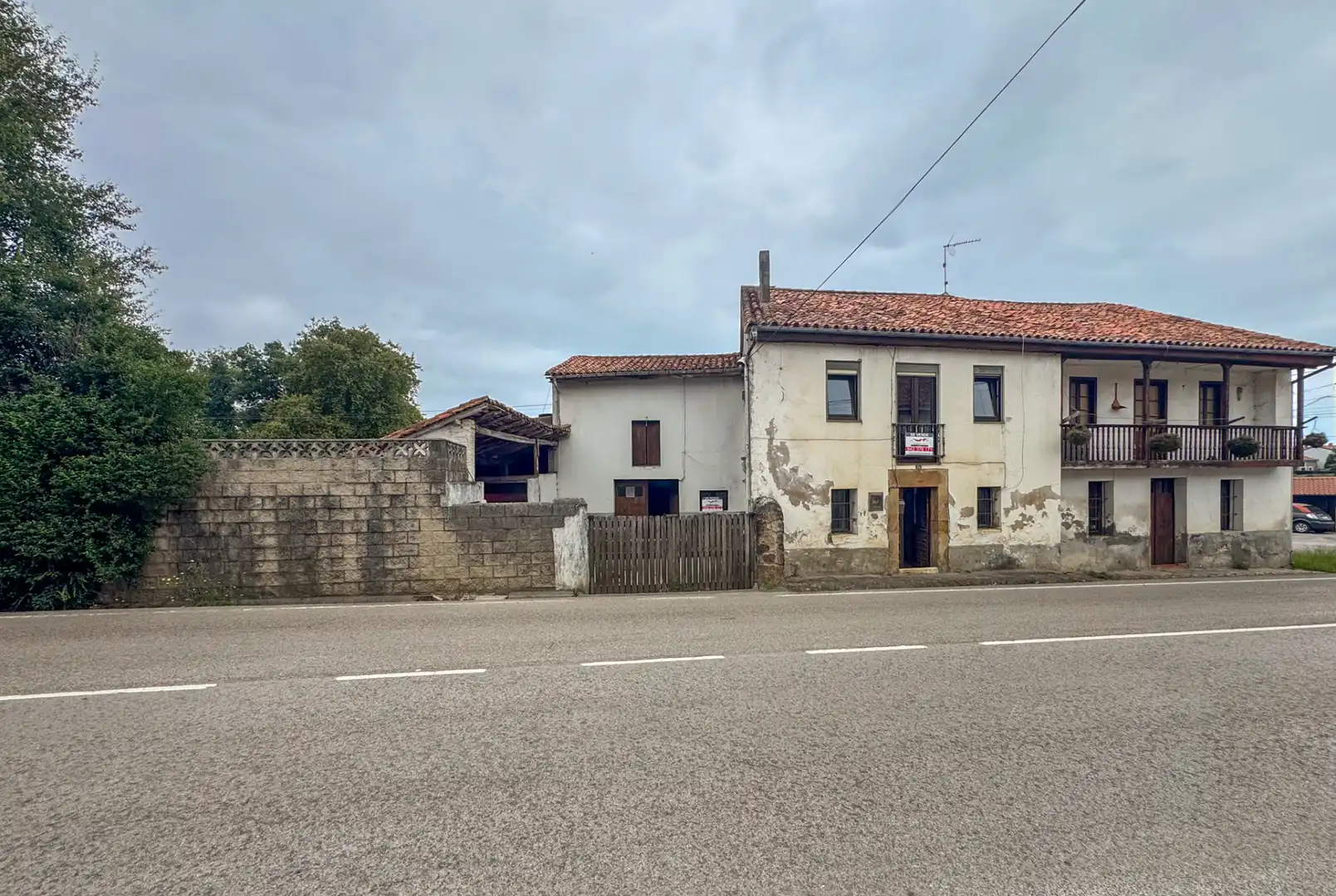 Vista exterior de Casa adosada en venta en Alfoz de Lloredo con Terraza