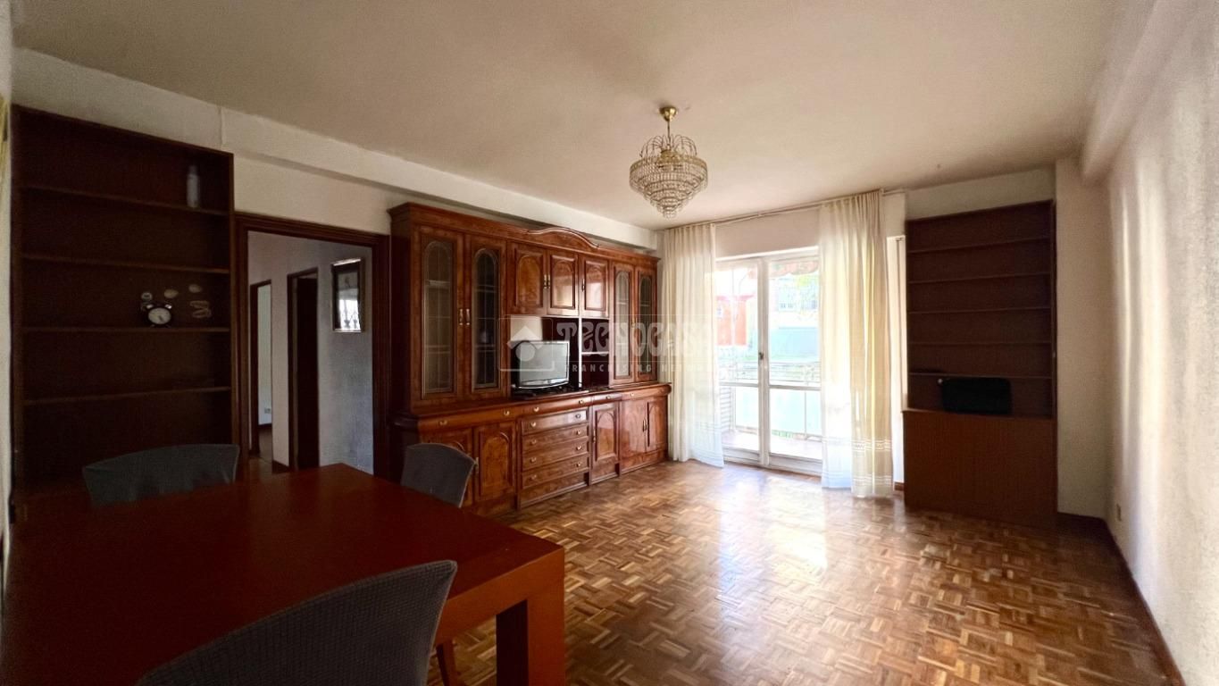 Menjador de Pis en venda en  Madrid Capital amb Calefacció, Parquet i Terrassa