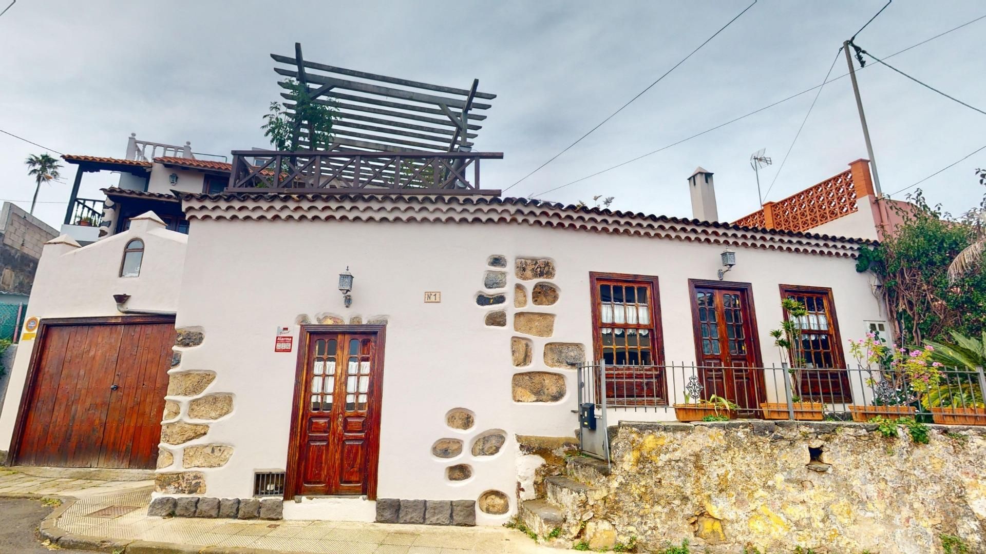 Exterior view of House or chalet for sale in Tacoronte  with Private garden, Terrace and Storage room