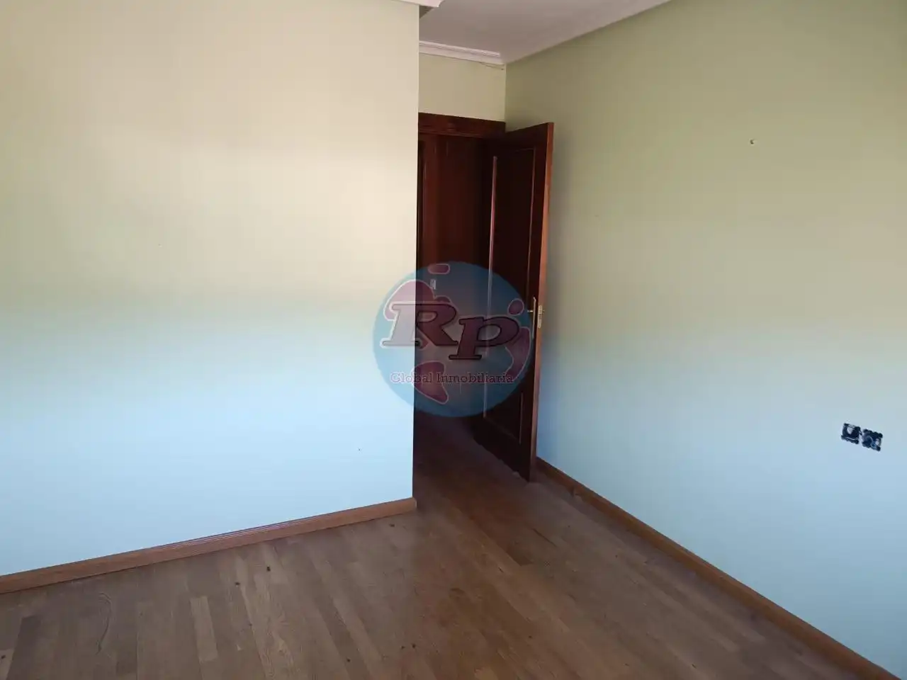 Habitación de Piso en venta en La Robla  con Parquet