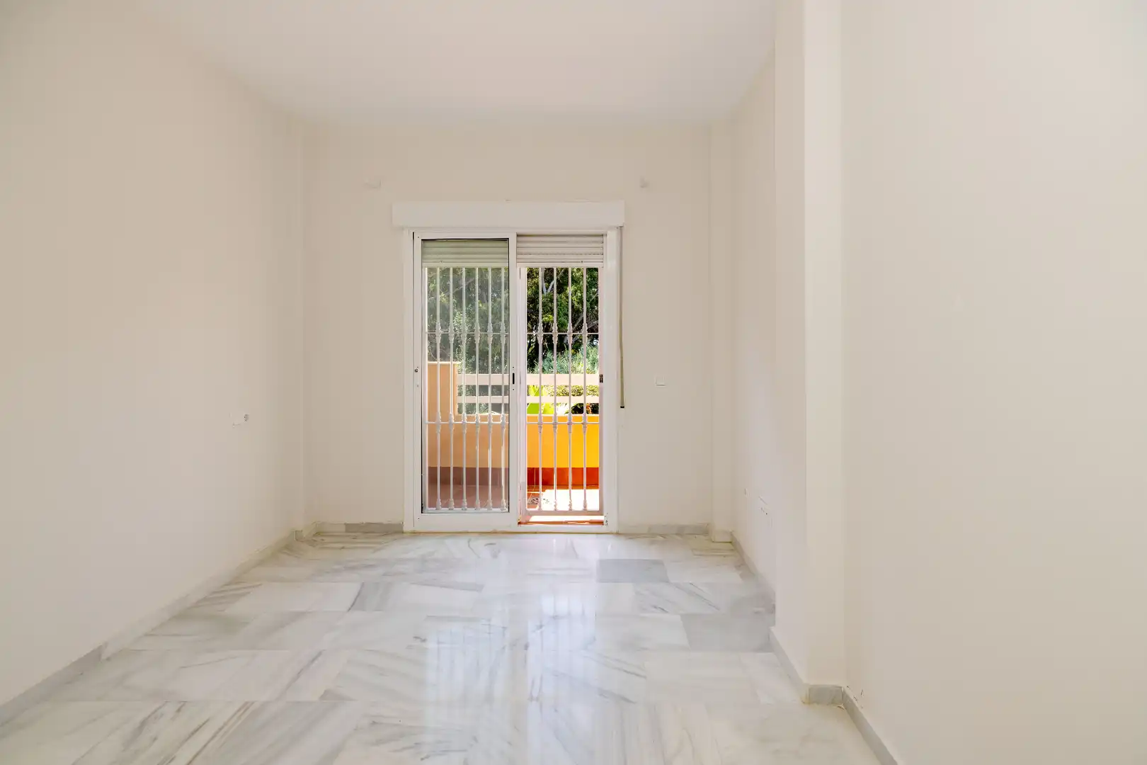 Wohnung zum Verkauf in Marbella mit Klimaanlage, Heizung und Terrasse