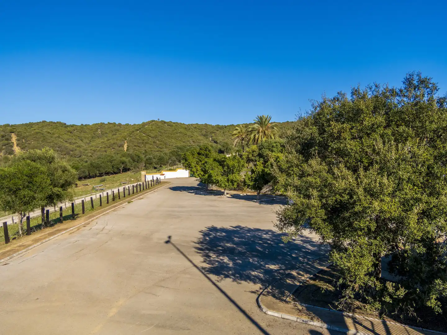 Aparcament de Finca rústica en venda en San Martín del Tesorillo amb Aire condicionat, Jardí privat i Terrassa