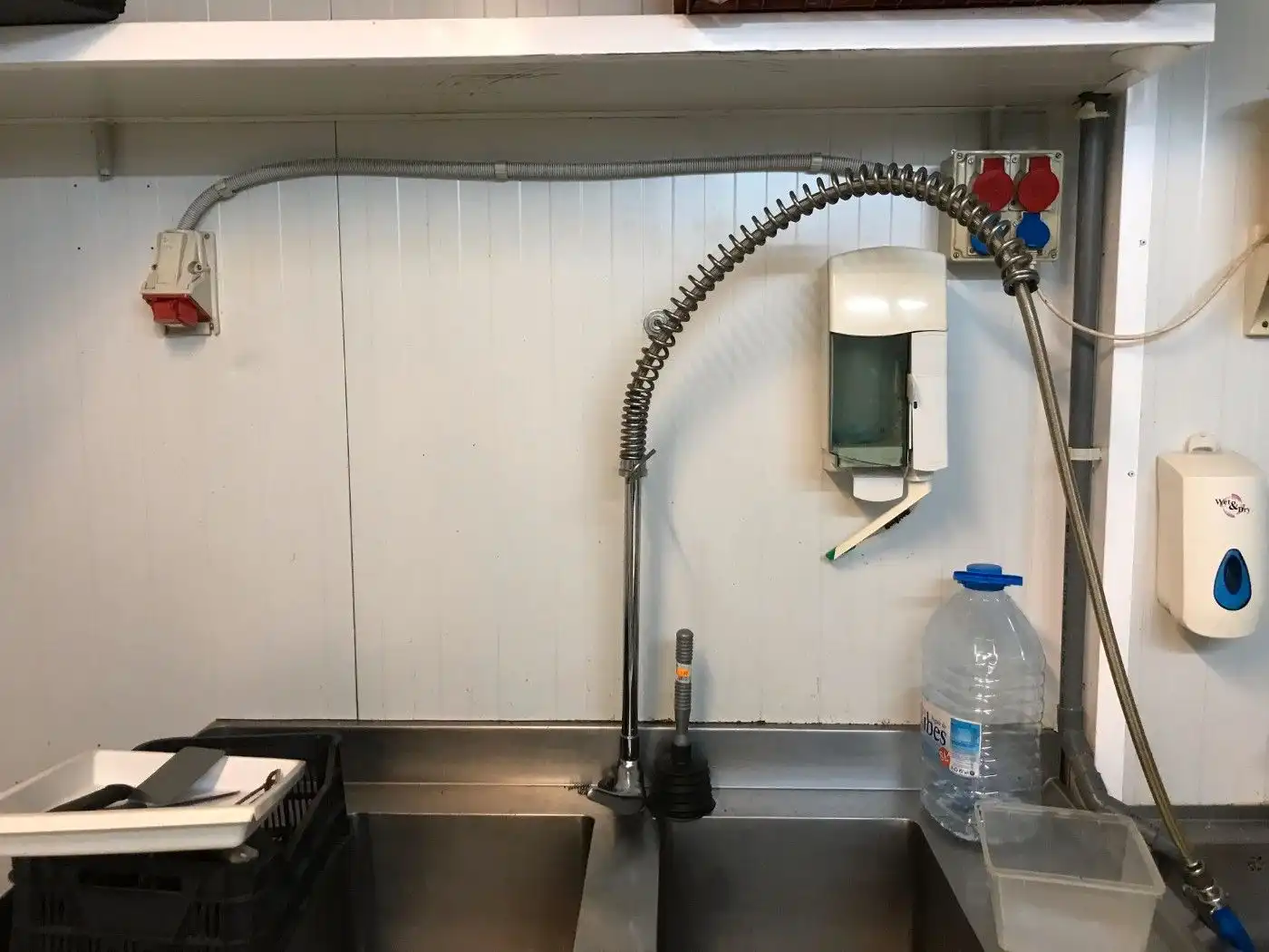 Küche von Wohnung zum Verkauf in Pineda de Mar mit Klimaanlage und Heizung