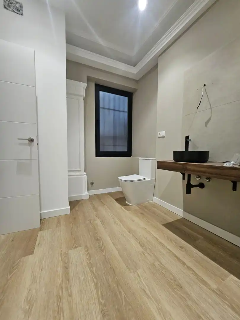 Badezimmer von Wohnung zum Verkauf in Santander