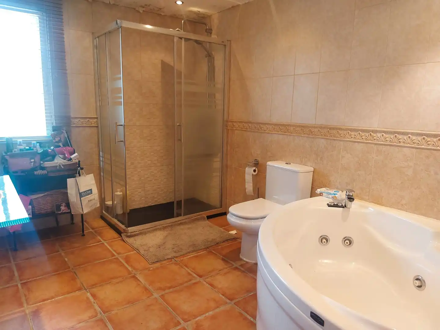 Baño de Casa o chalet en venta en Navas del Rey con Aire acondicionado, Calefacción y Jardín privado