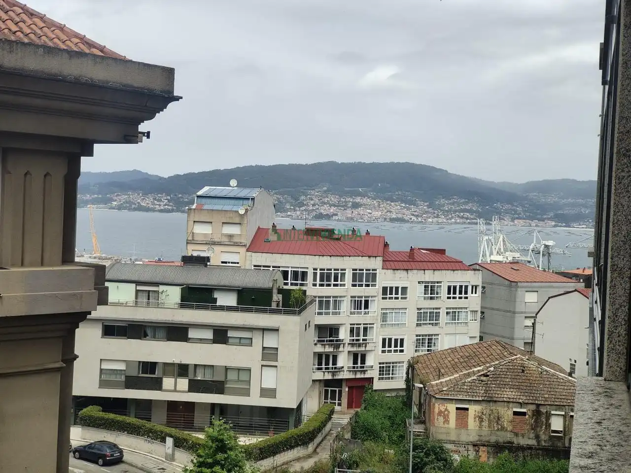 Vista exterior de Piso en venta en Vigo  con Calefacción, Parquet y Trastero