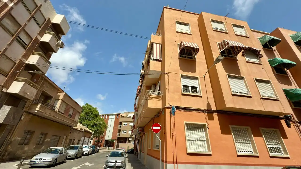Vista exterior de Pis en venda en Alicante / Alacant amb Aire condicionat, Moblat i Forn