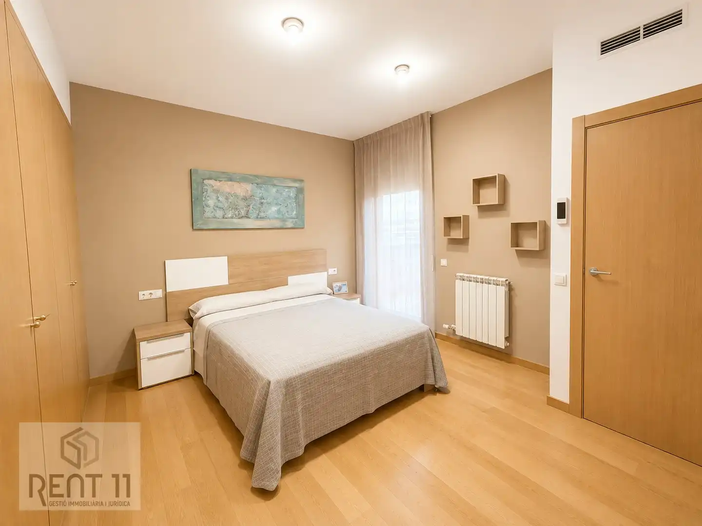 Bedroom of Flat for sale in Girona  with Air Conditioner, Heating and Terrace