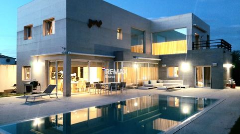 Empuriabrava  Exclusiva villa contemporánea con piscina privada y 3 suites en orientación sur, imatge 2