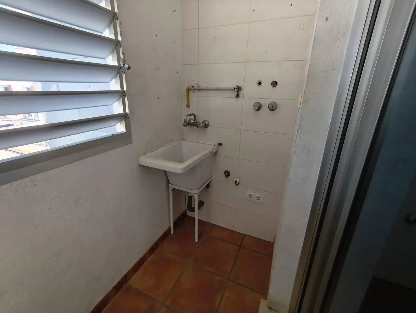 Bany de Pis en venda en Castellón de la Plana / Castelló de la Plana amb Aire condicionat, Terrassa i Traster