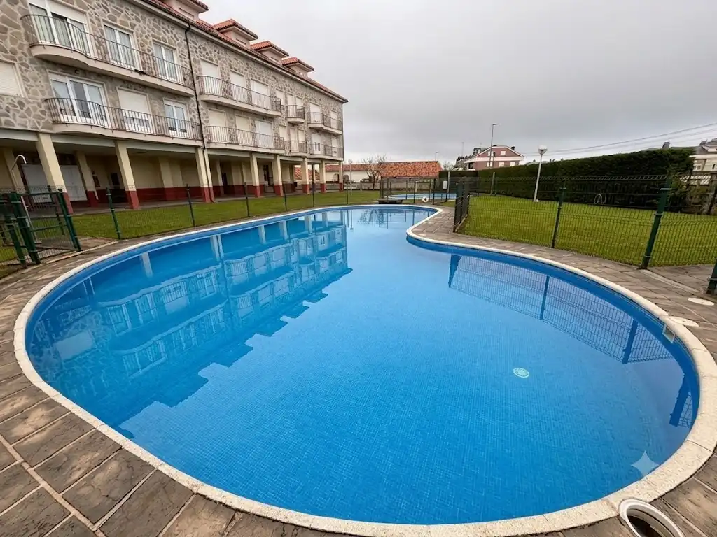 Piscina de Piso en venta en Suances con Calefacción, Terraza y Amueblado
