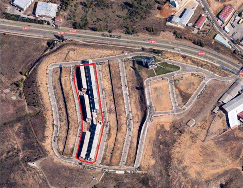 Edifici en venda en Valdefresno