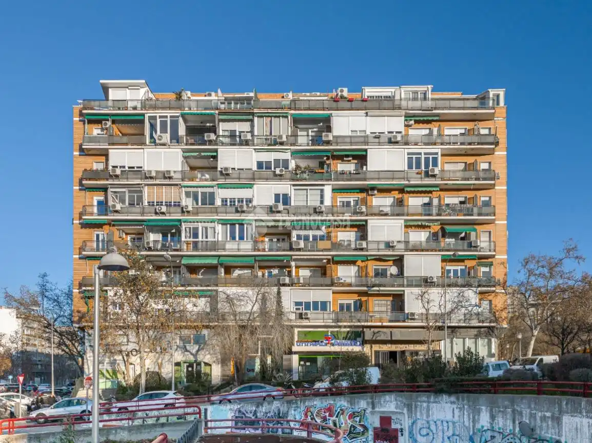 Außenansicht von Wohnung zum Verkauf in Madrid mit Heizung und Parkett