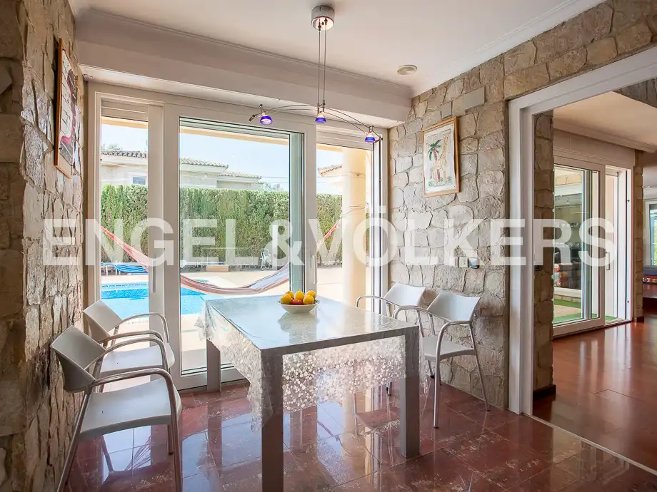 Vista exterior de Casa o chalet en venta en Serra con Calefacción, Jardín privado y Trastero