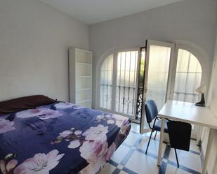 Bedroom of Apartment to share in  Granada Capital  with Air Conditioner and Balcony