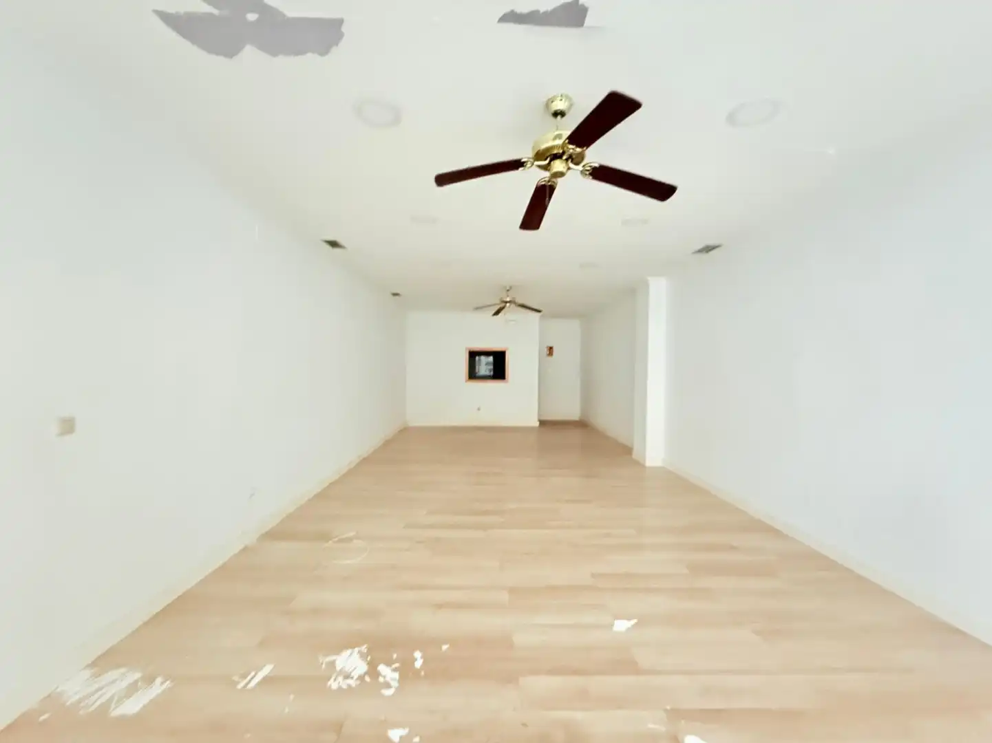 Local comercial en venta en Avilés - Pasaje de Las Artes, imagen 2