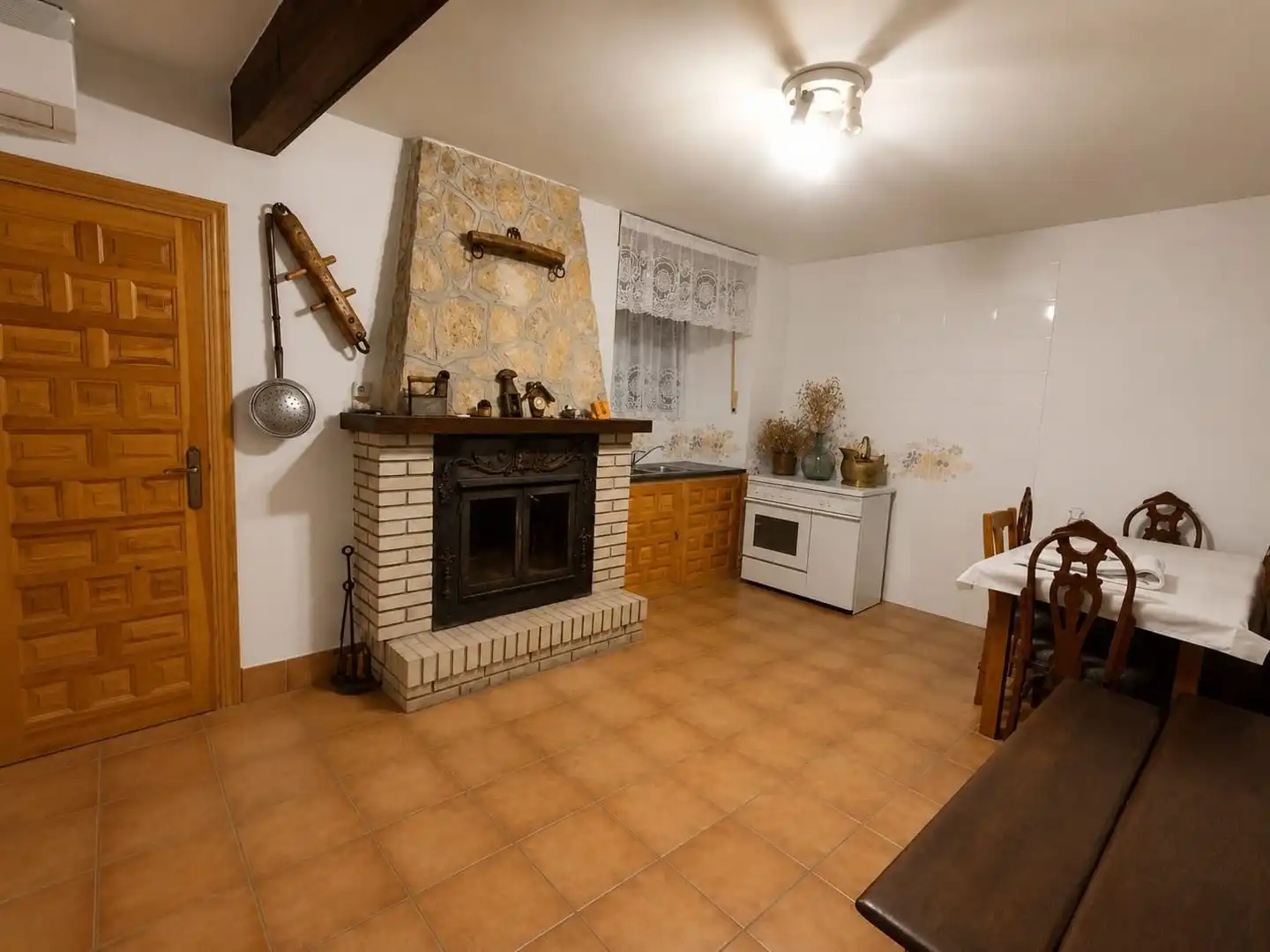 Cocina de Finca rústica en venta en Valle de Losa con Jardín privado, Amueblado y Alarma