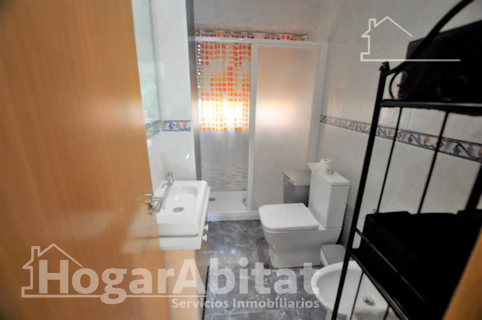 Baño de Piso en venta en Valencia con Aire acondicionado, Calefacción y Amueblado
