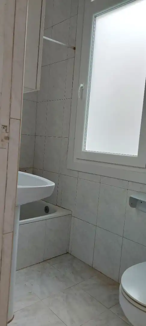 Bany de Apartament en venda en A Coruña Capital  amb Terrassa, Forn i Rentadora