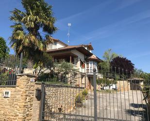 Vista exterior de Casa o xalet en venda en Puente la Reina / Gares amb Terrassa