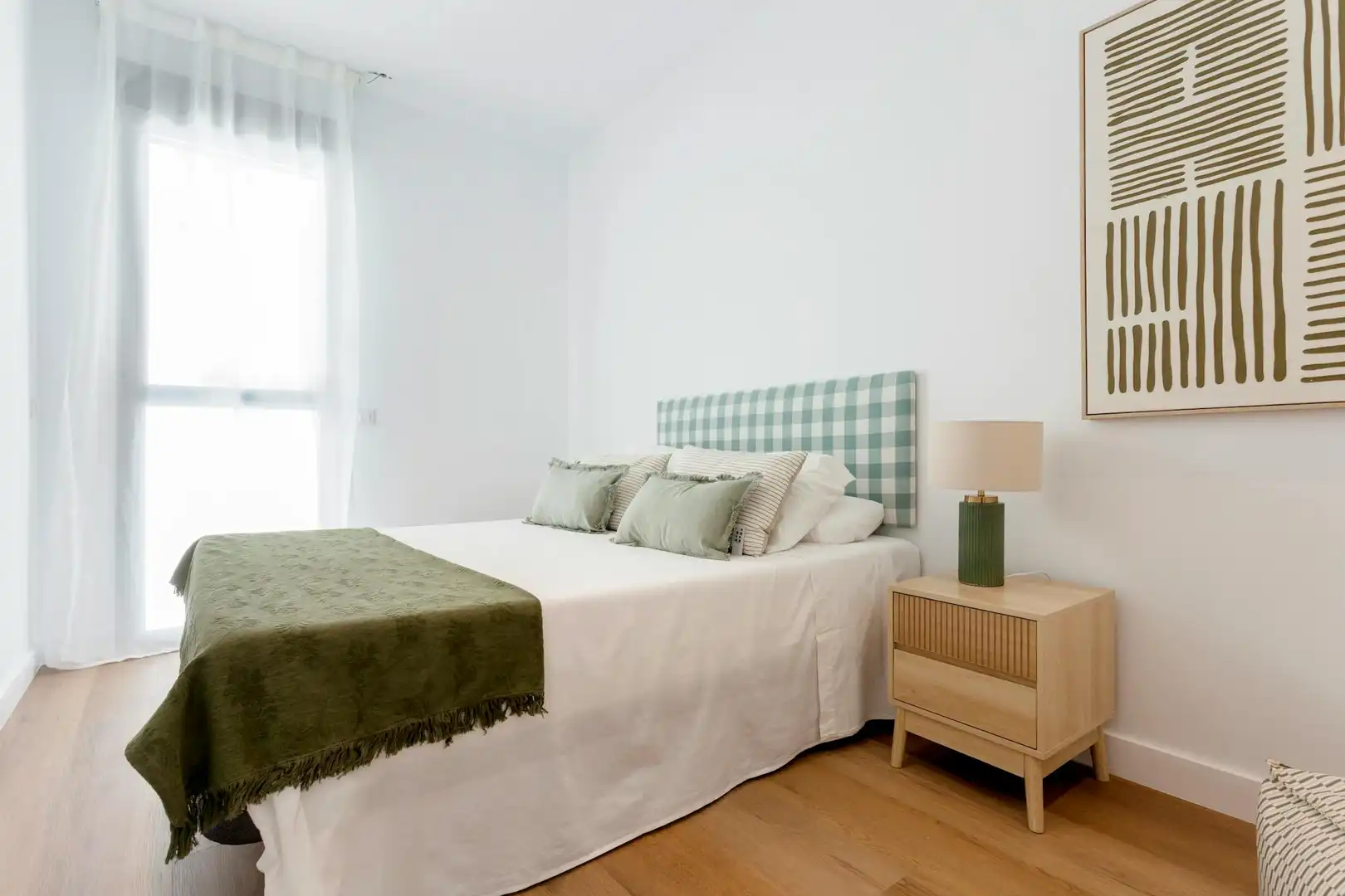 Bedroom of Flat for rent in Madrid  with Air Conditioner, Heating and Washing machine