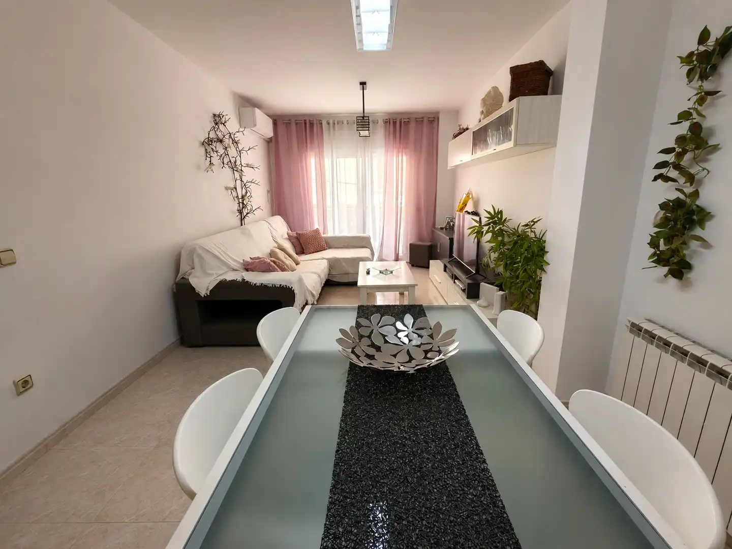 Sala de estar de Piso en venta en Calella con Aire acondicionado, Calefacción y Horno