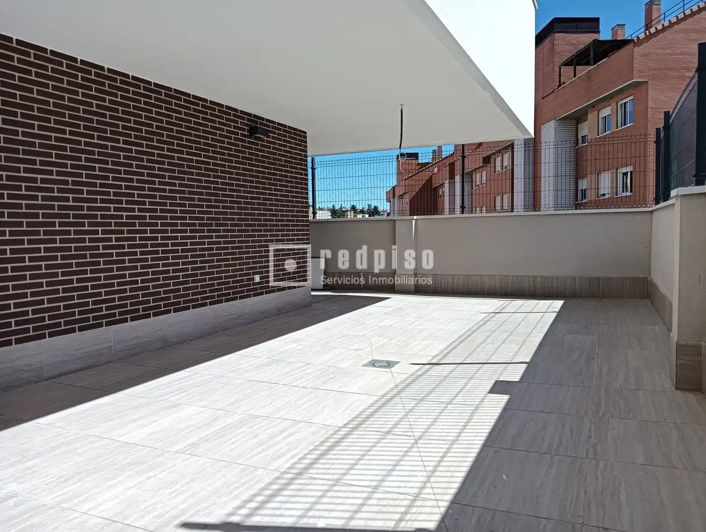 Terrassa de Estudi en venda en Colmenar Viejo amb Jardí privat, Terrassa i Piscina
