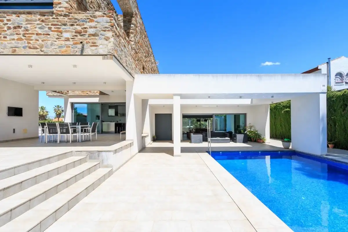 Chalet con piscina en venta en Calle Abeto 8, imagen 5