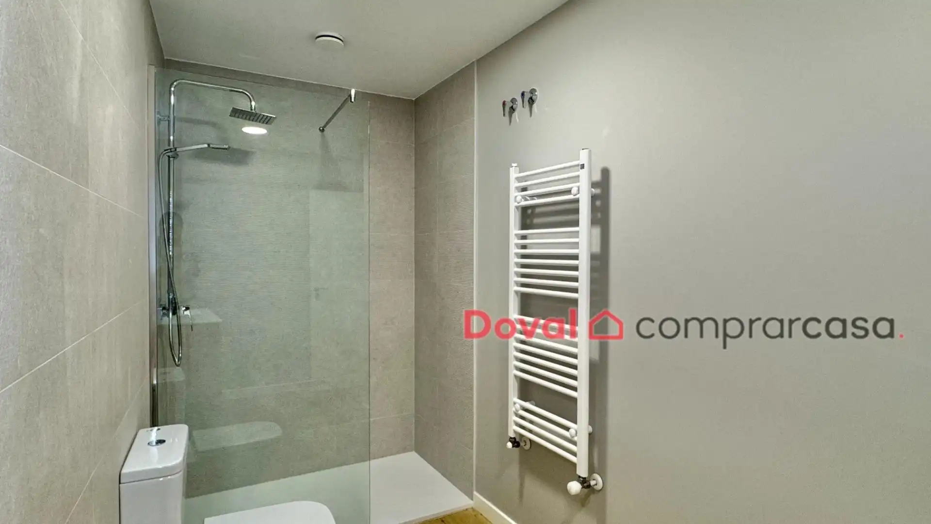 Bathroom of Flat for sale in Vigo   with Heating