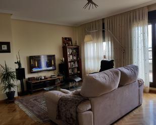 Living room of Attic to rent in  Madrid Capital  with Air Conditioner, Heating and Private garden