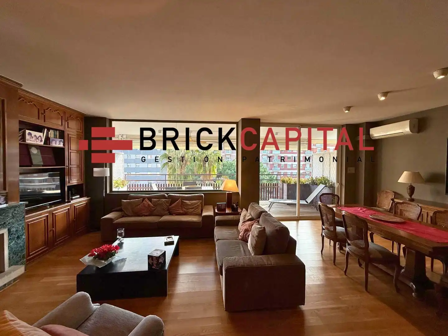 Vista exterior de Piso en venta en Barcelona con Aire acondicionado, Calefacción y Parquet