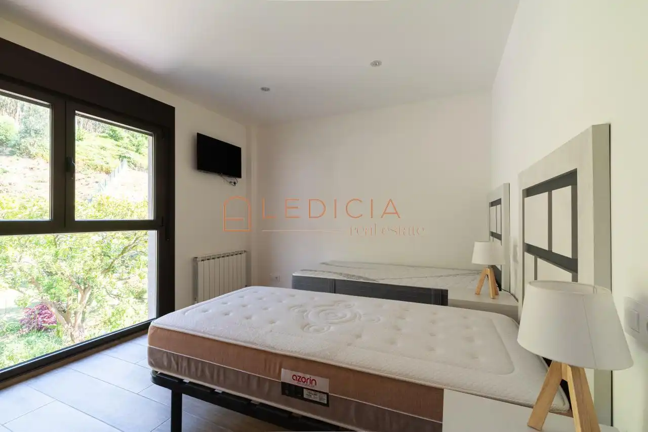 Bedroom of Houses for sale in Moaña  with Heating, Private garden and Swimming Pool